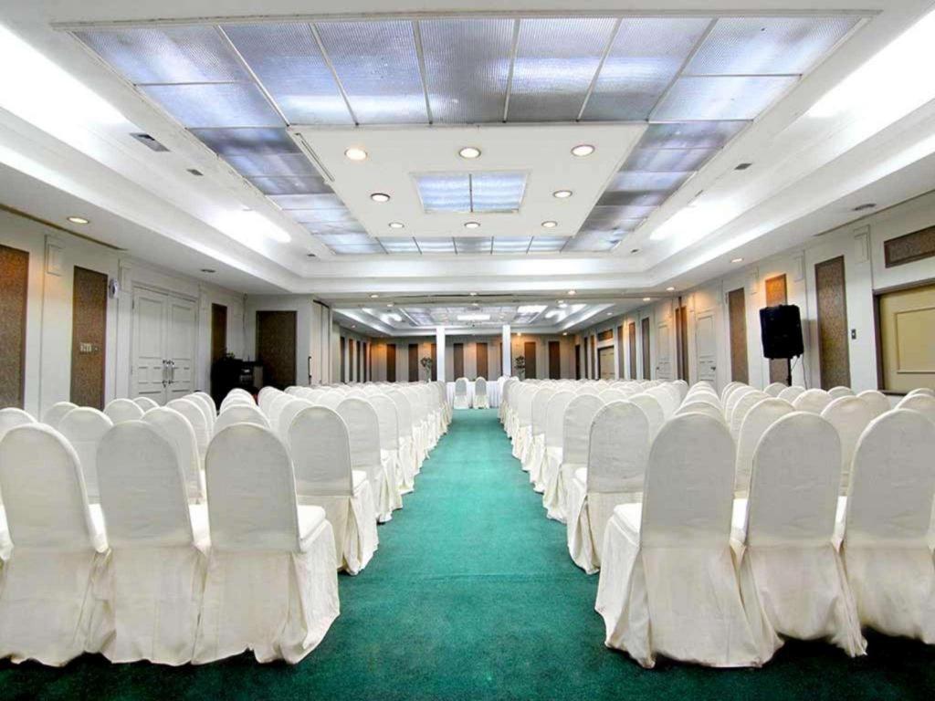 โรงแรมการ์ติกา จันดรา จาการ์ตา ภายนอก รูปภาพ